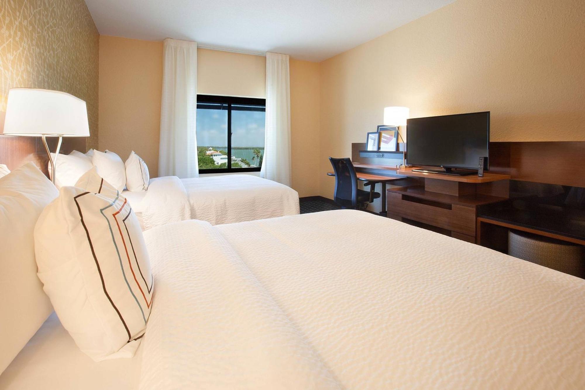 Fairfield Inn & Suites By Marriott Clearwater Beach Exterior foto